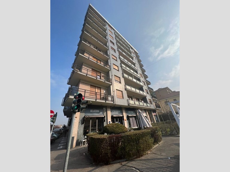 Appartamento in Vendita a Collegno, zona Borgata Paradiso, 295'000€, 160 m²