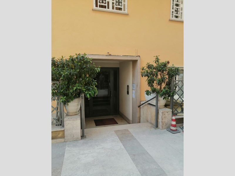 Immobile commerciale in Affitto a Roma, zona balduina, 600€, 70 m², arredato