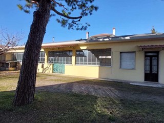 Capannone in Vendita a Cerro Maggiore, 165'000€, 250 m²