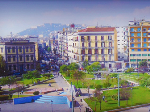 Trilocale in Vendita a Napoli, zona centro stazione nazionale, 149'000€, 75 m²