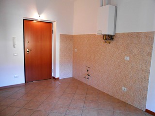 Bilocale in Vendita a Cornate d'Adda, zona centro, 46'000€, 50 m²