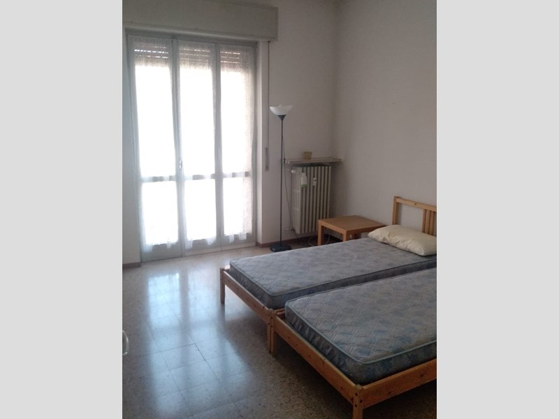 Stanza in Affitto a Pavia, zona Città  giardino , 250€, 25 m², arredato