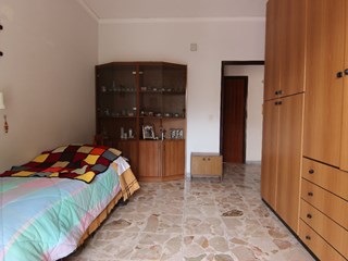 Quadrilocale in Vendita a Siracusa, zona via Grottasanta , 85'000&euro;, 140 m²