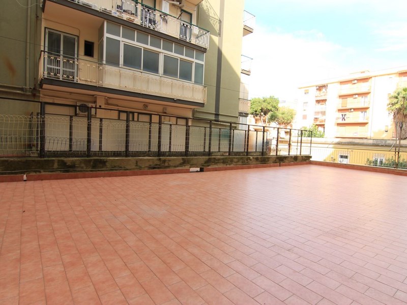 Appartamento in Vendita a Siracusa, zona viale Tica, 105'000&euro;, 144 m²