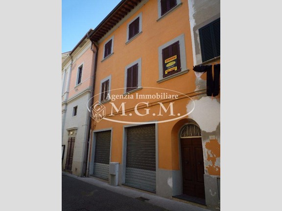 Appartamento in Vendita a Santa Croce sull'Arno, 210'000€, 375 m²