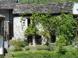 Casale in Vendita a Varzo, 38'000€, 120 m²