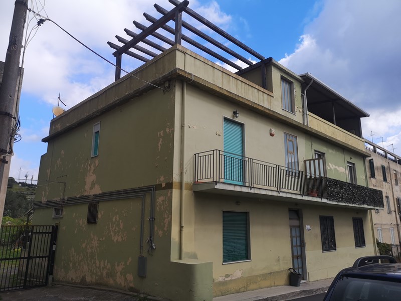 Trilocale in Vendita a Messina, zona Santa Margherita, 84'000€, 150 m²