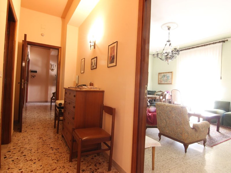 Appartamento in Vendita a Siracusa, zona viale Luigi Cadorna, 135'000&euro;, 147 m²