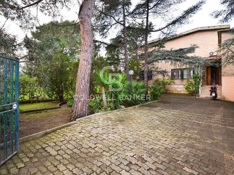 Villa in Vendita a Bari, zona S. Spirito, 269'000€, 196 m²