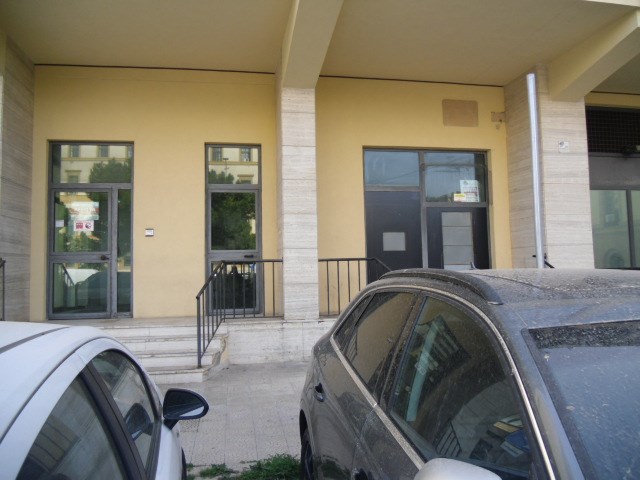 Ufficio in Affitto a Agrigento, zona centro città, 1'500€, 145 m²