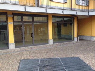 Negozio in Vendita a Garbagnate Milanese, 188'000€, 70 m²