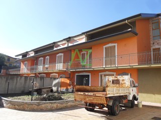 Villa in Vendita a Mascalucia, zona Apollo 13, 460'000€, 250 m²