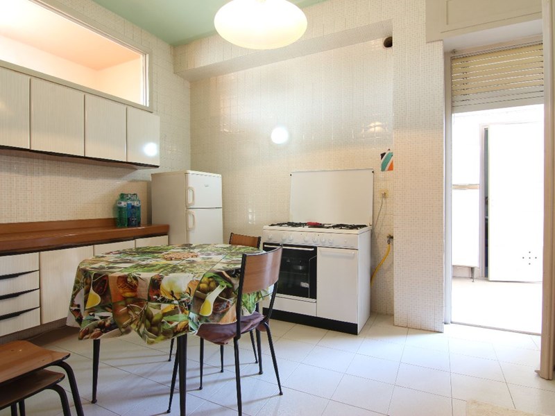 Appartamento in Vendita a Siracusa, zona viale Luigi Cadorna, 135'000&euro;, 147 m²