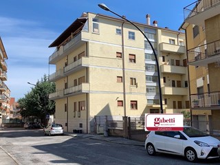 Appartamento in Vendita a Avezzano, 98'000€, 117 m²