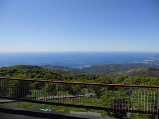 Attività commerciale in Vendita a Varazze, 400'000€, 600 m²