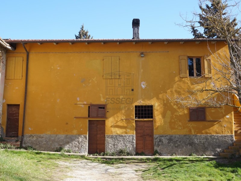 Casale in Vendita a Certaldo, 530'000€, 1300 m²