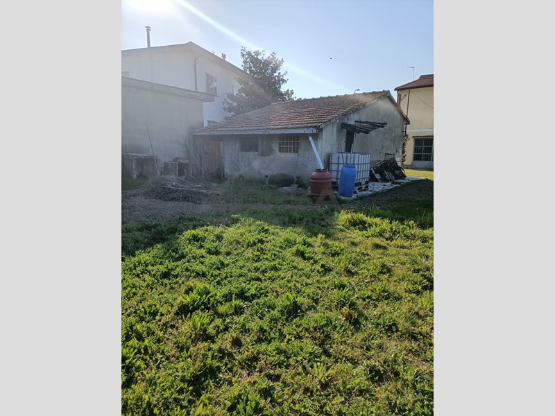 Trilocale in Vendita a Collesalvetti, 95'000&euro;, 50 m², con Box