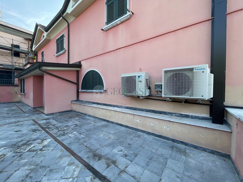 Casa Semi Indipendente in Vendita a Sarzana, zona Santa Caterina, 395'000&euro;, 285 m²
