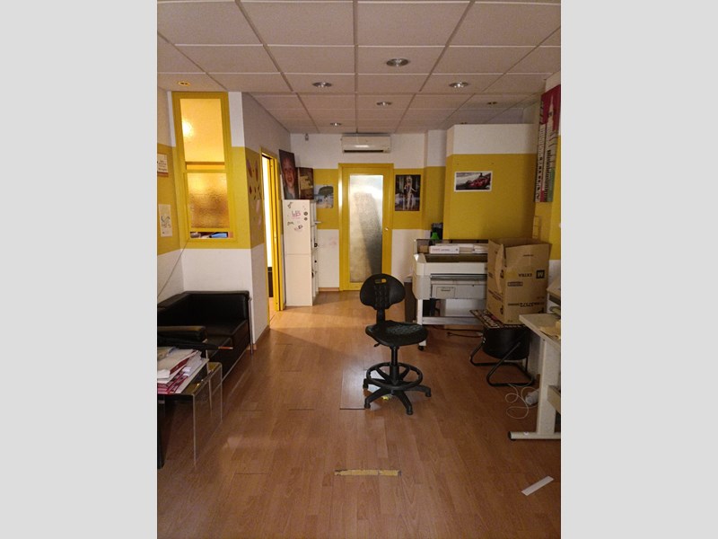 Ufficio in Vendita a Triggiano, zona triggiano, 32'000€, 48 m²