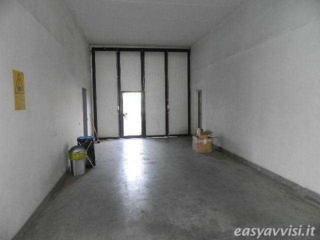 Immobile commerciale in Affitto a Lucca, zona Sant'Anna, 2'500€, 130 m²