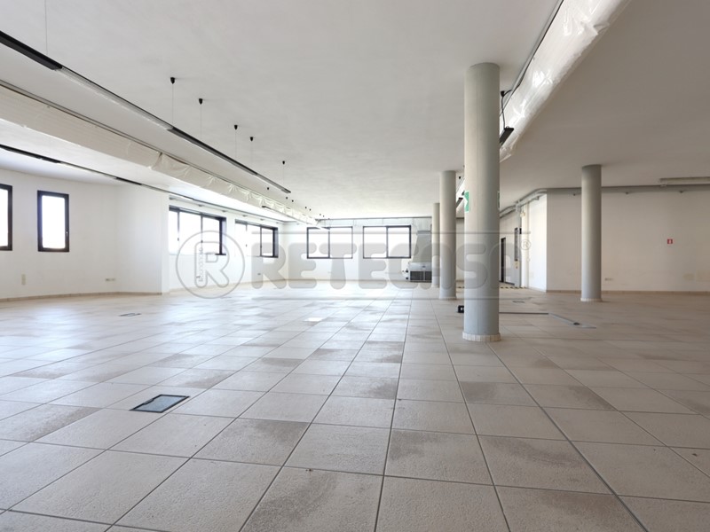 Ufficio in Affitto a Vicenza, 1'700€, 470 m²
