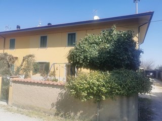 Quadrilocale in Vendita a Casciana Terme Lari, zona Perignano, 97'000€, 150 m²