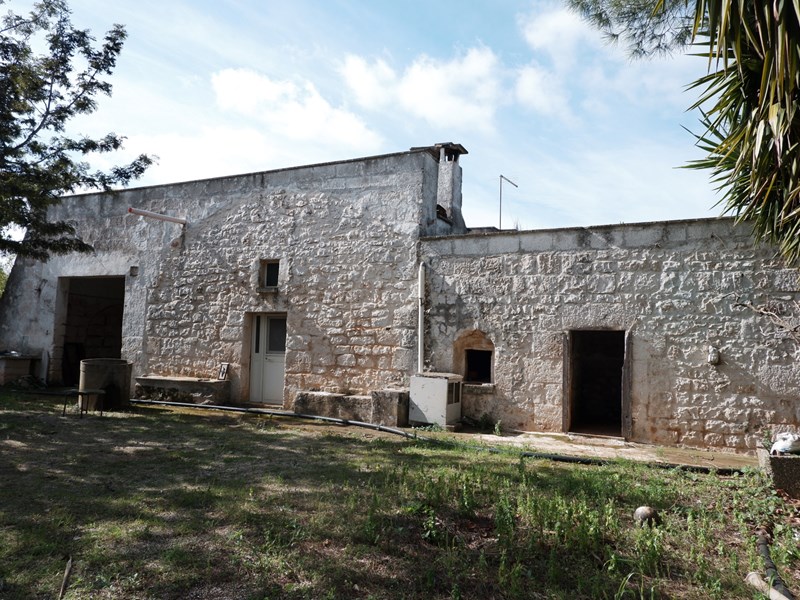 Casale in Vendita a San Vito dei Normanni, 300'000€, 100 m²
