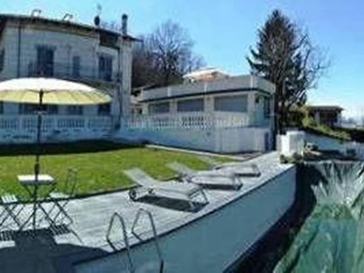 Casa Indipendente in Vendita a Pecetto Torinese, 304'500€, 344 m², arredato