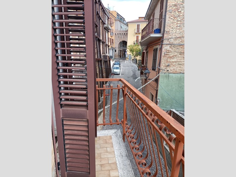 Casa Indipendente in Vendita a Monsampolo del Tronto, 42'000€, 100 m², con Box