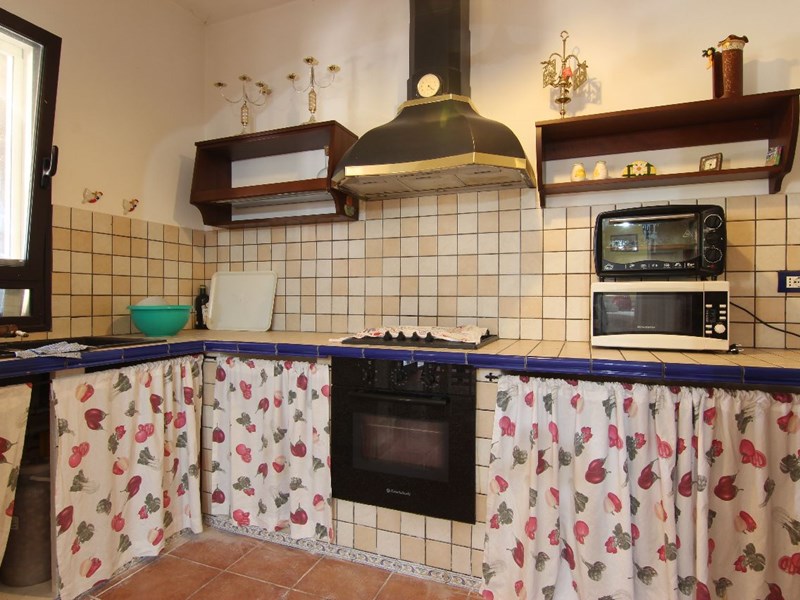 Villa in Vendita a Siracusa, zona Citta' Giardino, 320'000€, 255 m²