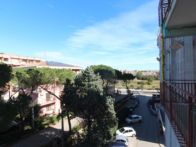 Appartamento in Vendita a Siracusa, zona viale Scala Greca, 130'000&euro;, 160 m²