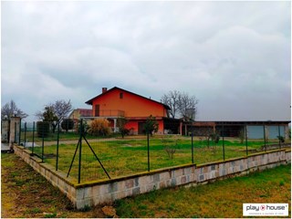 Casa Semi Indipendente in Vendita a Ceresole Alba, zona Cascina Gerbido, 247'000€, arredato