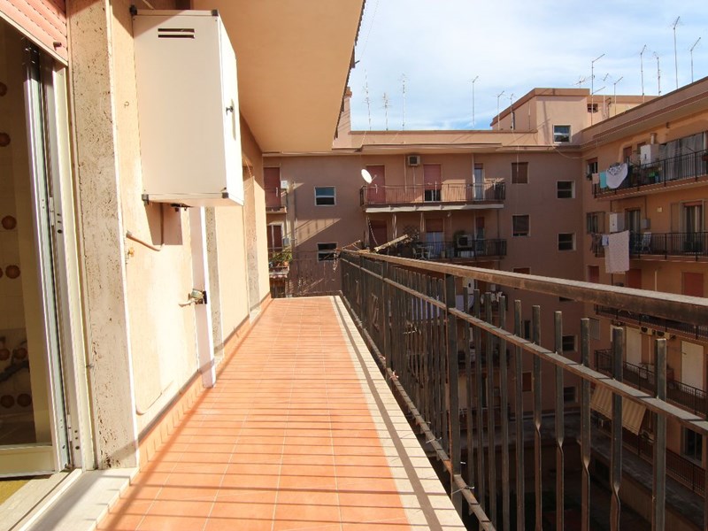 Appartamento in Vendita a Siracusa, zona via Pitia, 138'000&euro;, 170 m²