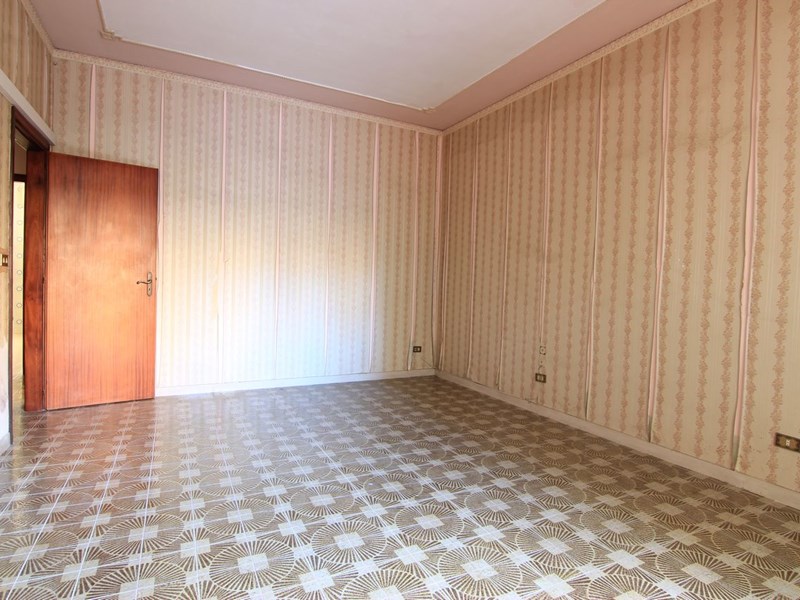 Appartamento in Vendita a Siracusa, zona viale Tica, 105'000&euro;, 144 m²