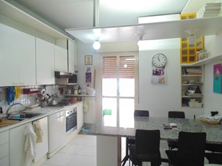 Appartamento in Vendita a Siracusa, zona viale Zecchino, 115'000&euro;, 125 m²