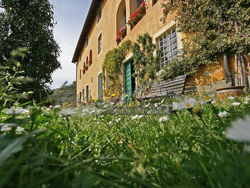 Casale in Vendita a Lucca, 1'200'000€, 600 m², arredato
