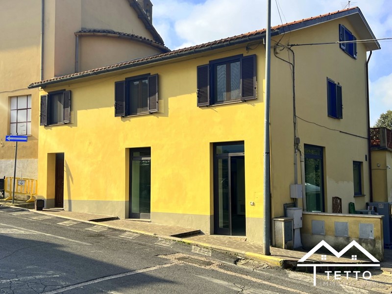 Negozio in Vendita a Cantalupo in Sabina, 169'000€, 170 m²