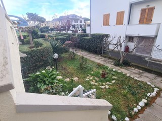 Bilocale in Affitto a Rosignano Marittimo, zona Vada, 1'400€, 40 m², arredato, con Box
