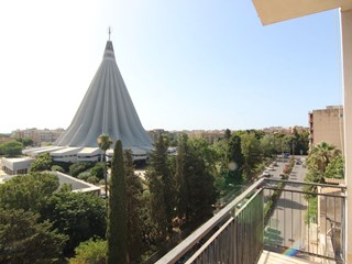 Appartamento in Vendita a Siracusa, zona viale Luigi Cadorna, 135'000&euro;, 147 m²