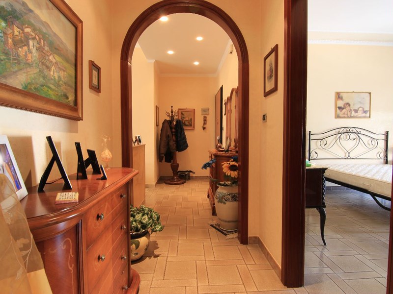 Trilocale in Vendita a Siracusa, zona via San Giovanni alle catacombe, 95'000&euro;, 150 m²