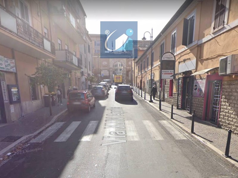 Immobile commerciale in Vendita a Monterotondo, 220'000€, 88 m²