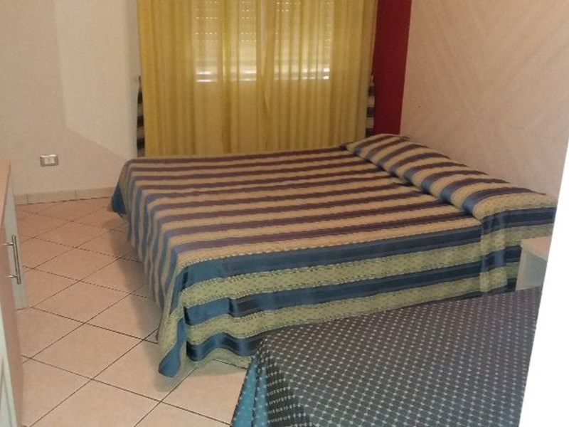 Immobile commerciale in Affitto a Montecatini Terme, 3'500€, 910 m², arredato