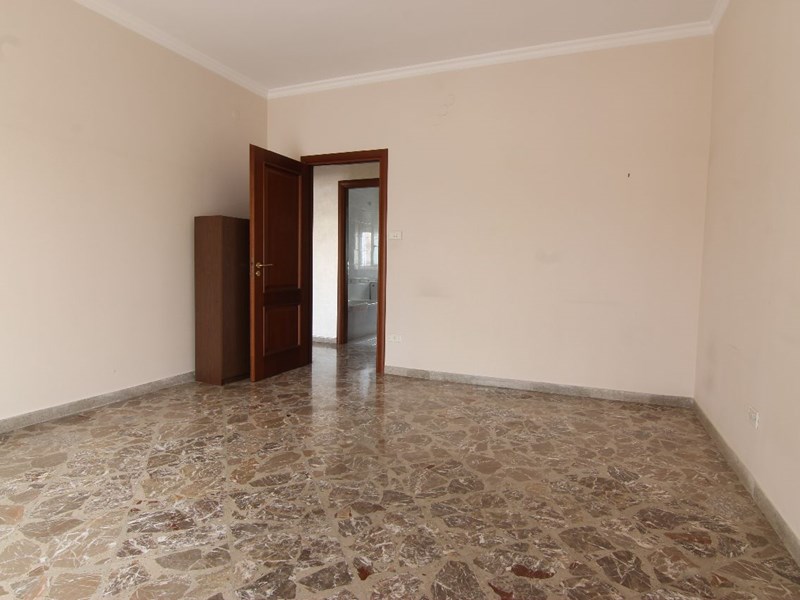 Appartamento in Vendita a Siracusa, zona via Tisia, 145'000&euro;, 143 m²