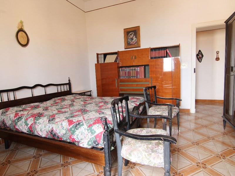 Trilocale in Vendita a Siracusa, zona Piazza Santa Lucia, 70'000&euro;, 85 m²