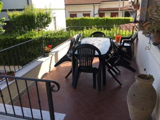 Villa bifamiliare in Vendita a Montignoso, 590'000€, 130 m², arredato, con Box