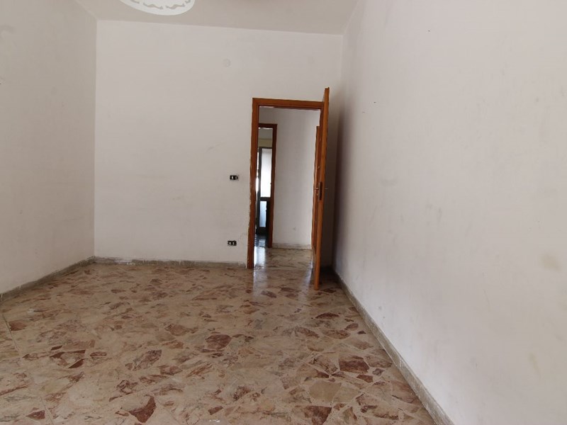Appartamento in Vendita a Siracusa, zona via Tisia, 125'000&euro;, 174 m²