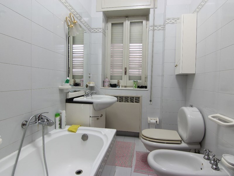 Appartamento in Vendita a Siracusa, zona viale Luigi Cadorna, 135'000&euro;, 147 m²