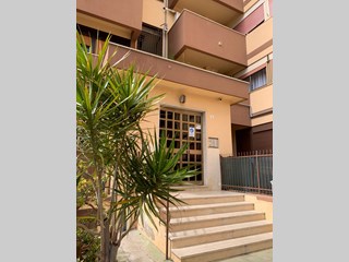 Trilocale in Vendita a Palermo, zona Tommaso Natale, 115'000€, 105 m²