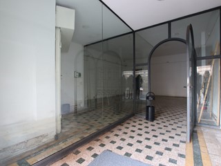 Immobile commerciale in Affitto a Lucca, zona Centro storico, 1'500€, 70 m²
