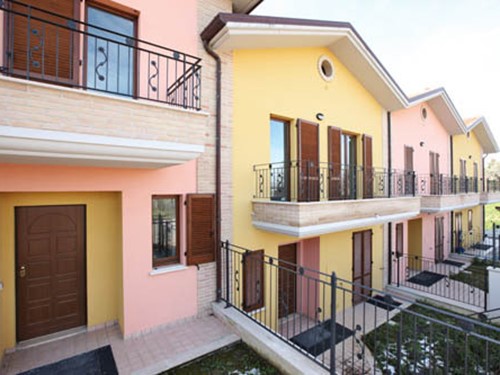 Villetta a schiera in Vendita a Spinetoli, zona Centrale / Centro Storico, 200'000€, 240 m²